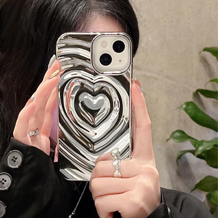 Rakuten - 【iPhone15/14/13/12/11対応】立体ハート メタリック iPhoneケース 韓国 トレンド シルバー 光沢 スマホケース キラキラ 個性的 シンプル 可愛い レディース おしゃれ iPhoneカバー 背面ケース 耐衝撃 TPU 大人女子