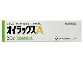 ・オイラックスA(指定第2類医薬品) ●特徴 ・かゆみ・かぶれに優れた効果を発揮する5種類の成分と殺菌剤を配合しています。 ・お子様からお年寄りまで、ご使用いただけます。 ・微香性でべとつかず、使用感が快適です。 ●効能・効果 かゆみ、かぶれ、しっしん、虫さされ、じんましん、しもやけ、皮膚炎、あせも、ただれオイラックスA 　30g　商品区分:第(2)類医薬品文責：株式会社コトブキ薬局【ご注意】こちらの指定第2類医薬品についての用法用量・注意を必ずご確認ください。 質問ございましたら、薬剤師・登録販売者にご相談ください。