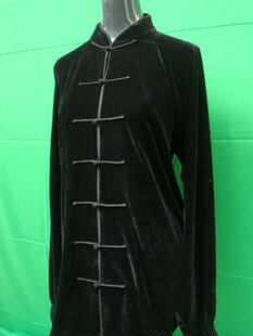 寒い冬に1着は欲しい!生地は厚めで暖かさ抜群!太極拳表演服・黒色冬用太極拳服 寒い冬に1着は欲しい!生地は厚めで暖かさ抜群!太極拳表演服・黒色冬用太極拳服
