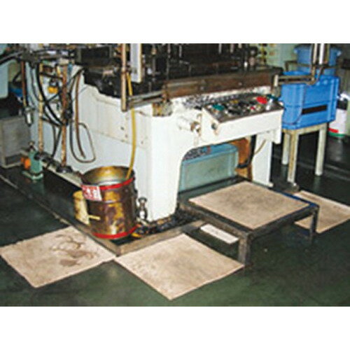 松岡紙業 イーマット 油吸着材(大)50×50cm(50枚入) (1箱) 品番：EM505002