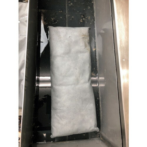 JOHNAN 油吸収材 アブラトール 粉砕綿入りチューブ 500×200×70mm 30枚入 (1箱) 品番：PKC520