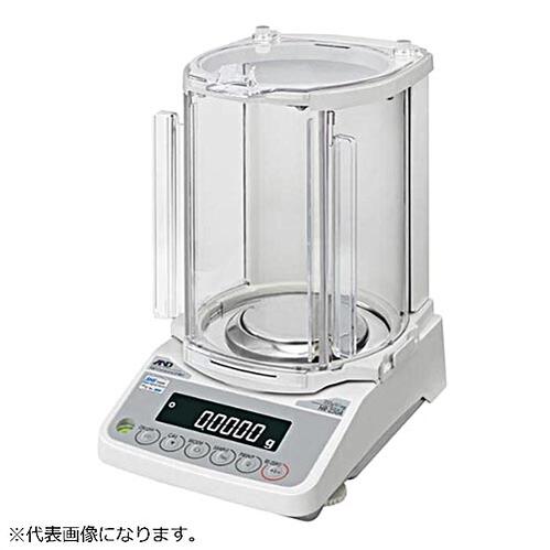 【特長】 ●コンパクトで扱いやすいB5サイズ。風防の開閉に場所をとらないロータリースライドドア ●帯電防止処理済大型風防は取り外しが可能 ●合計、平均、最大最小、標準偏差などの統計演算機能 ●RS-232C標準装備 ●クイックUSB（別売：FXi-02-JA）で計量値をPCに送信可能。 ●内蔵バッテリ〈ニッケル水素充電池〉 ●コンパレータ表示、ブザー付き（音量約40dB） ●パスワード機能 【仕様】 ●ひょう量：62g/252g ●最小表示：0.1mg/1mg ●個数モード（最小単位質量）：0.1mg/0.5mg ●パーセントモード（最小100%質量）：100mg ●個数モード（サンプル数）：10、25、50または100個 ●パーセントモード（パーセントモード最小表示）：0.01%、0.1%、1%（100％質量により自動切り替え） ●計量皿寸法：φ90mm ●計量皿材質：SUS316 ●電源：ACアダプタ（TB248）、入力：AC100V（+10％、-15%）50Hz/60Hz ●消費電力：約11VA（ACアダプタ含む） ●サイズ：198x294x315 XXmm ●重量：約3.5kg ●付属品：保証書1年間、本体カバー、ACアダプタ ●充電式内蔵バッテリユニット：使用時間目安：10時間充電、14時間使用可 【注意事項】 ●メーカーにてバッテリー組込後の発送予定となります。 ●バッテリーは本体メーカー出荷時のみ取付可能です。お客様にて取付・交換はできません。 ●商品画像はイメージです。実際の商品とは異なる場合がございます。 ●掲載商品の仕様は予告なく変更する場合や取扱いを中止する場合もございますのでご了承ください。 ●国内仕様に限ります。 ●ACアダプタを使用し、内蔵バッテリを充電して下さい。 ※詳しい仕様につきましてはメーカーへご相談下さいませ。A&D相談窓口：03-5391-6126 校正証明書が必要な方はこちら