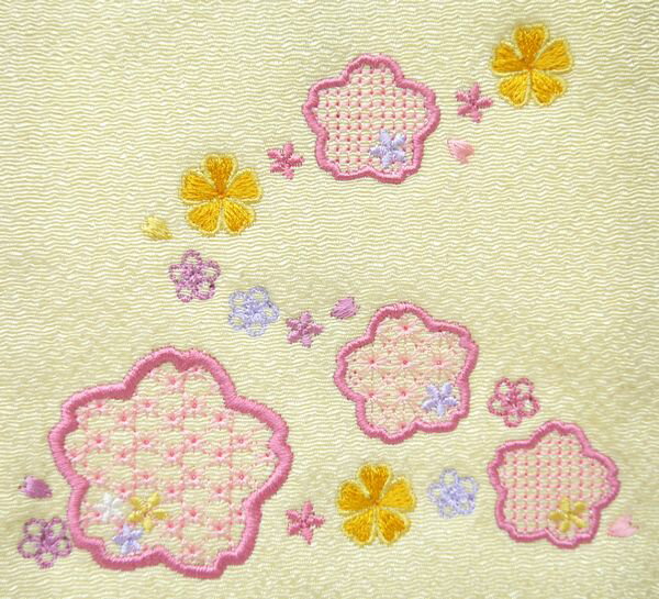 ちりめん刺繍名前旗（小）さくら（ベージュ） ふりがな対応 【女の子】【刺繍】【名入れ】【室内飾り】【急ぎ対応】【雛人形】【お雛様】【送料無料】【北海道・沖縄　送料無料】SO-124【smtb-KD】