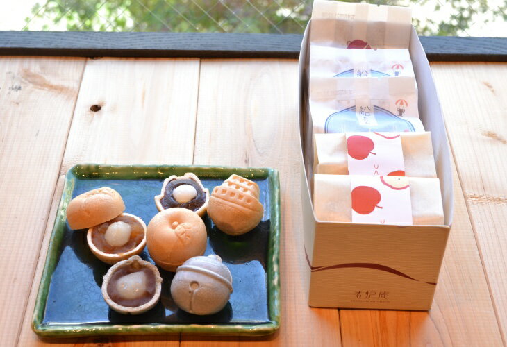 【季節限定】もなか3種セット　鈴もなか1袋(1袋2玉入り)+船もなか2袋(1袋2個入)+りんご最中2袋(1袋2個入り)[最中 お取り寄せ おもたせ 贈り物 詰め合わせ ギフト 贈答 和菓子 お供え あんこ スイーツ 人気 横浜 元町]のサムネイル