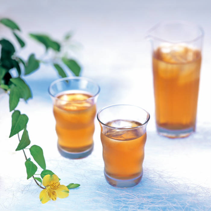 厳選された国産大麦を使用しています。 一度飲むとやめられないと、多くの方にご好評いただいています。 抽出性に優れ、香ばしさがひきだされています。★お茶専門店の特撰炭火むぎ茶★