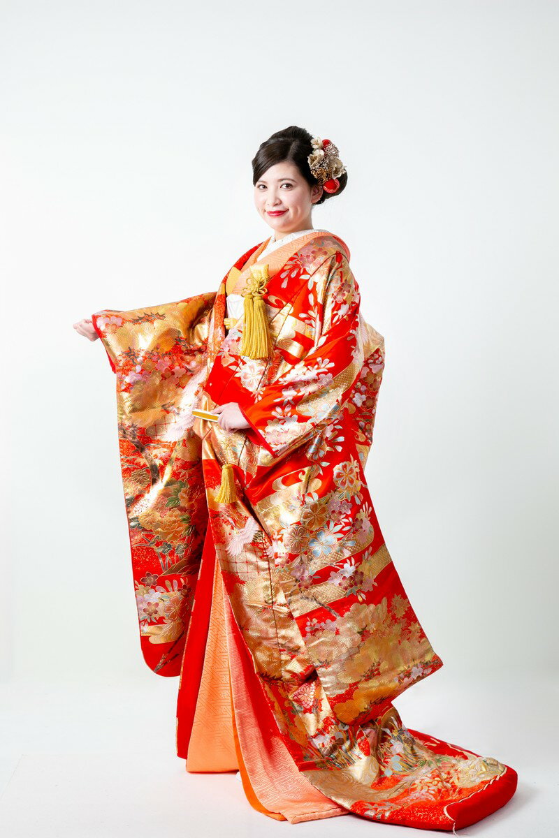 花嫁衣装 前撮り 婚礼衣装 打掛 新婦 撮影 ゴールド ウエディング 和装 送料無料 婚礼衣装 Iro019 お色直し 色打掛 神社婚 結婚 ウェディング 打掛 赤 写真撮り 色打掛 金 白無垢 レンタル 赤地友禅花流水文様 結婚式 レンタル 和婚
