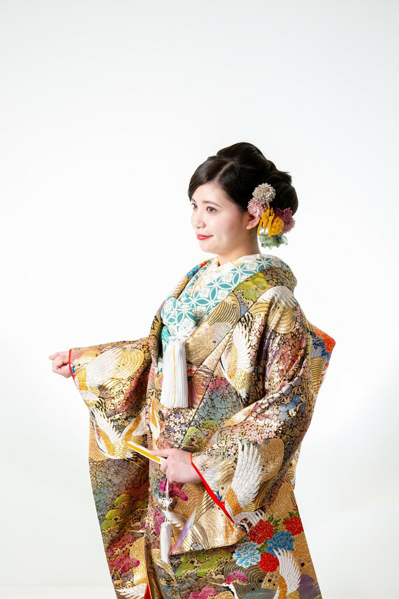 色打掛 レンタル 打掛 赤 金 ゴールド フルセット 和装 和婚 前撮り 花嫁衣装 花嫁衣装セット 婚礼衣装 婚礼 ウェディング ウエディング 高級 貸衣装 衣装レンタル 送料無料 前撮り 写真撮り 神社婚 お色直し 【iro008 色紙文様飛翔鶴】