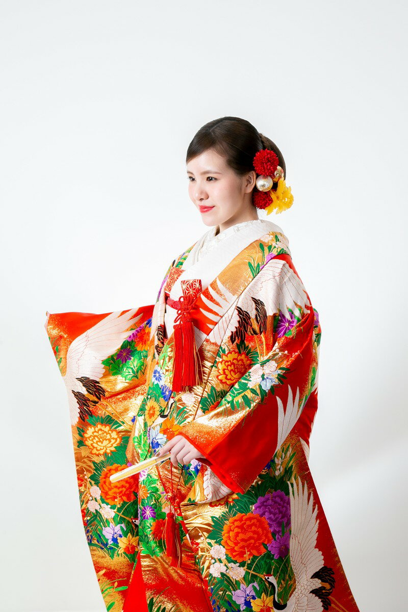 色打掛 レンタル 打掛 iro026 赤 レッド 金 ゴールド フルセット 和装 和婚 前撮り 花嫁衣装 花嫁衣装セット 婚礼衣装 婚礼 ウェディング ウエディング 高級 貸衣装 衣装レンタル 送料無料 前撮り 写真撮り 神社婚 お色直し 【赤地飛翔鶴花絢爛】