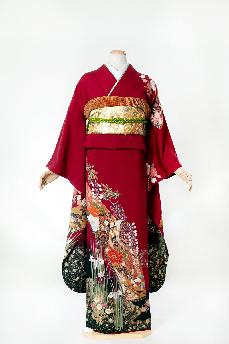 商品情報サイズ/寸法9号〜13号身長150cm~165cm位ご利用案内・モニター発色の具合により色合いが異なる場合がございます。・延長や延滞は1日につき10%料金に加算させていただきます。・クリーニングの必要な汚れ、破損のある場合、別途クリーニング代、修理代をいただきます。・著しい汚れ、破損、紛失等、リース不可能となった場合は、その商品の仕入れ価格、使用頻度、希少価値などを考慮した弁償金をいただきます。・到着後、破損があった場合ご連絡をお願い致します。・決算後のキャンセルはお受けできません。尚、こちらで商品の不具合などが起きた場合はキャンセルとさせていただきます。・予約の確定は、こちらからのメールにて確定とさせていただきます。・発送日から返却到着日まで5泊6日を基準とさせていただきます。但し、天候不良などでの延長は基準外とさせていただきます。注意事項商品到着後、着付けをして頂く先生に小物の確認をして頂いて下さい。もし足らない物があれば当店にご連絡ください。あとお客様ご自身がご準備する物の確認も行って下さい。振袖の裾はとても繊細な部分です。裾を引いてのご移動はしないようにお願いします。ご移動の際は必ず裾を地面につけないようにご移動下さい。当店の衣裳に勝手に加工をされないようにお願いします。セット内容小物一式レンタル振袖（成人式用）◇ sfuri011 赤地古典花車 ◆ ー ご予約状況 ー 下記の日程はご利用いただけません 2