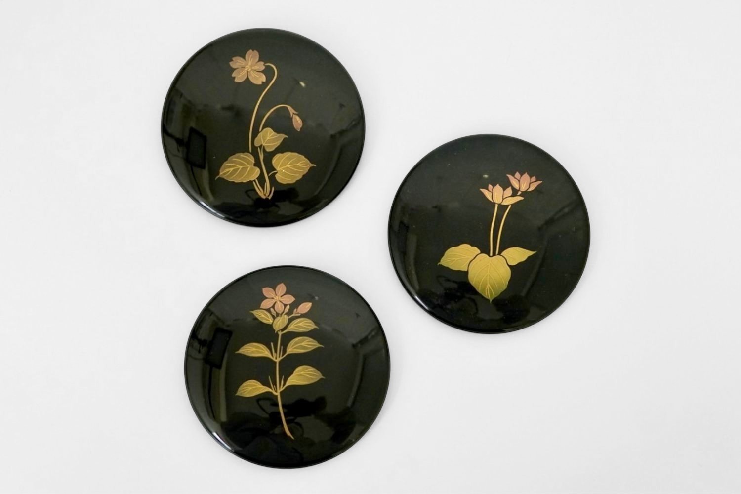 越前 誕生花 丸鏡 巾着袋付 限定品 漆器 手鏡 ミラー 逸品 蒔絵 伝統工芸士 越前塗 誕生日 母の日 出産 ギフト プレゼント 長寿 海外 記念 高級