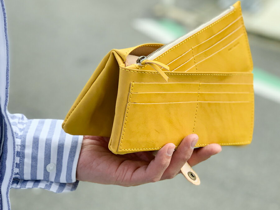 ▲F-PLUMP 個性的なデザインを愉しむ黄色のお財布「フルプランプ 長財布」金運UP