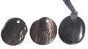 水牛アクセサリー材料。3個(セット)の価格。プロ(職人)用。約40×34mm・厚み約4mm。黒(天然色)。紐は付いていません。日本製。ゆうメール便。