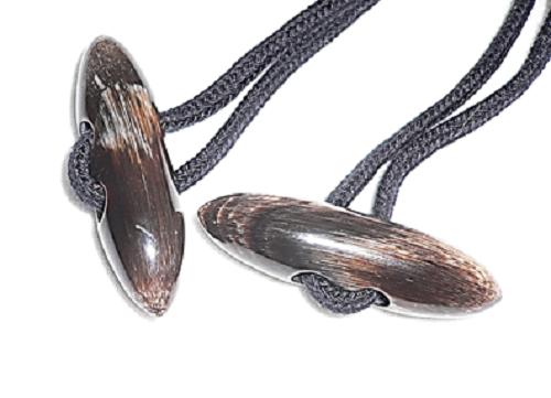 水牛（角）ダッフル（トグル）ボタン、円錐型50。特上黒（天然黒もく目）・長さ50m/m・直径13.5m/m・芯..