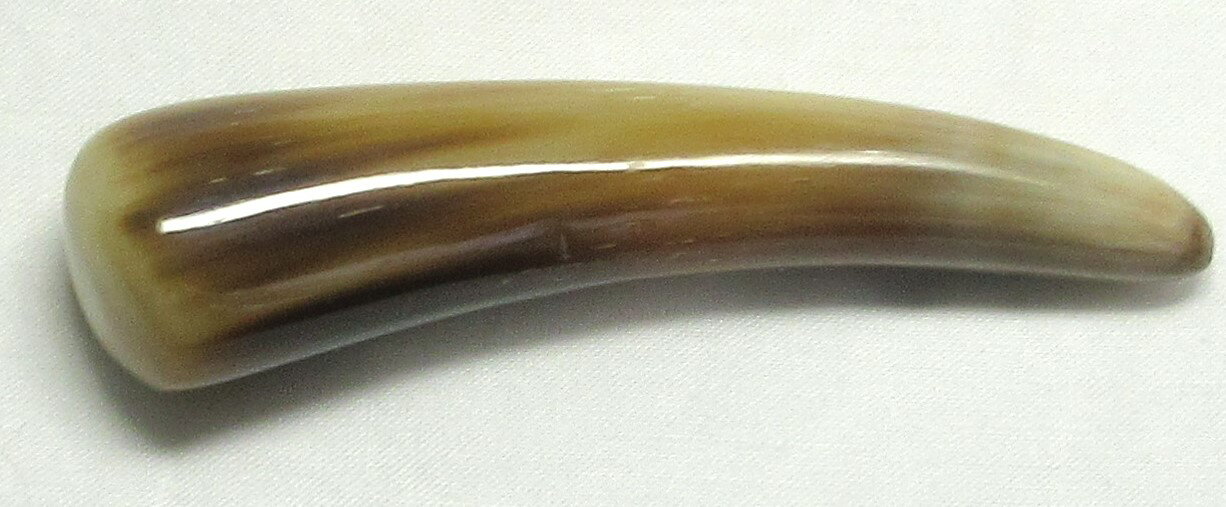 水牛角かっさ棒材。携帯用(コンパクト型)。特上茶(天然色)・長さ63m/m前後・切り口21×19m/m・重さ約18g。日本製。ゆうメール便。