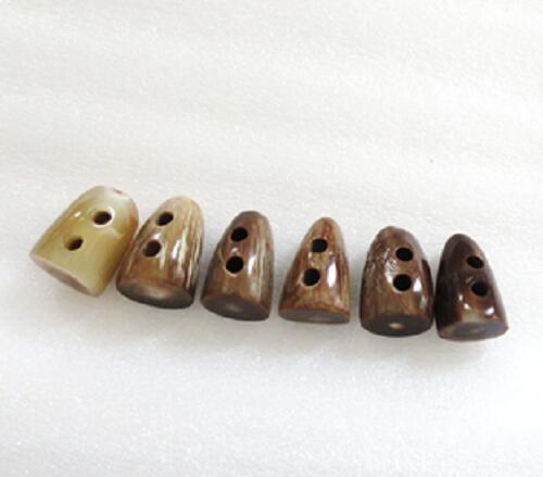 水牛ダッフルボタン・20mm。6個（セット）の価格。特上ミックスカラー（天然色）・鏡磨き・本オランダ..