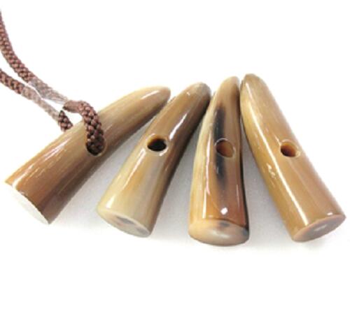 水牛ダッフルボタン・60mm、一つ穴。4個（セット）の価格。特上薄茶（天然色）・長さ60m/m・一つ穴（紐..