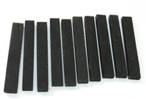 水牛板材。サドル用材。黒（天然色）。10個（セット）の価格。長さ75m/m・幅10〜11m/m・厚み約5.5m/m・..