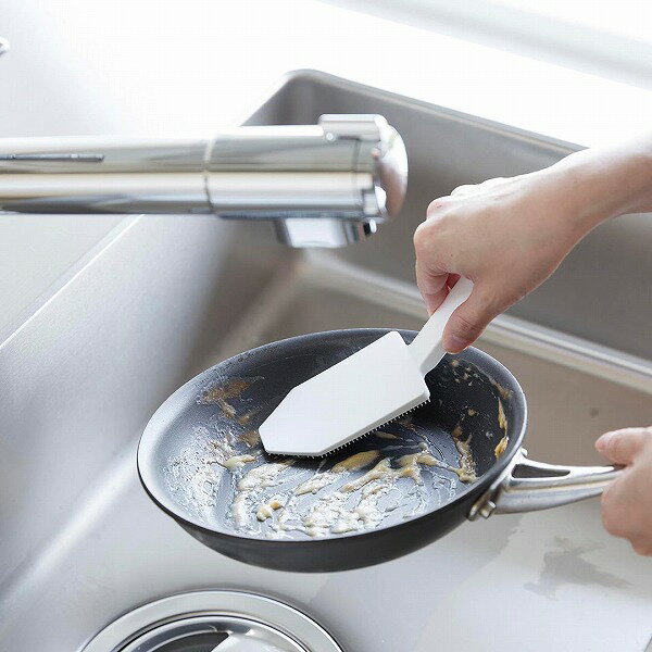 【お取り寄せ】山崎実業 tower マグネットハンドル付きシリコーンスポンジ ホワイト/ブラックのサムネイル