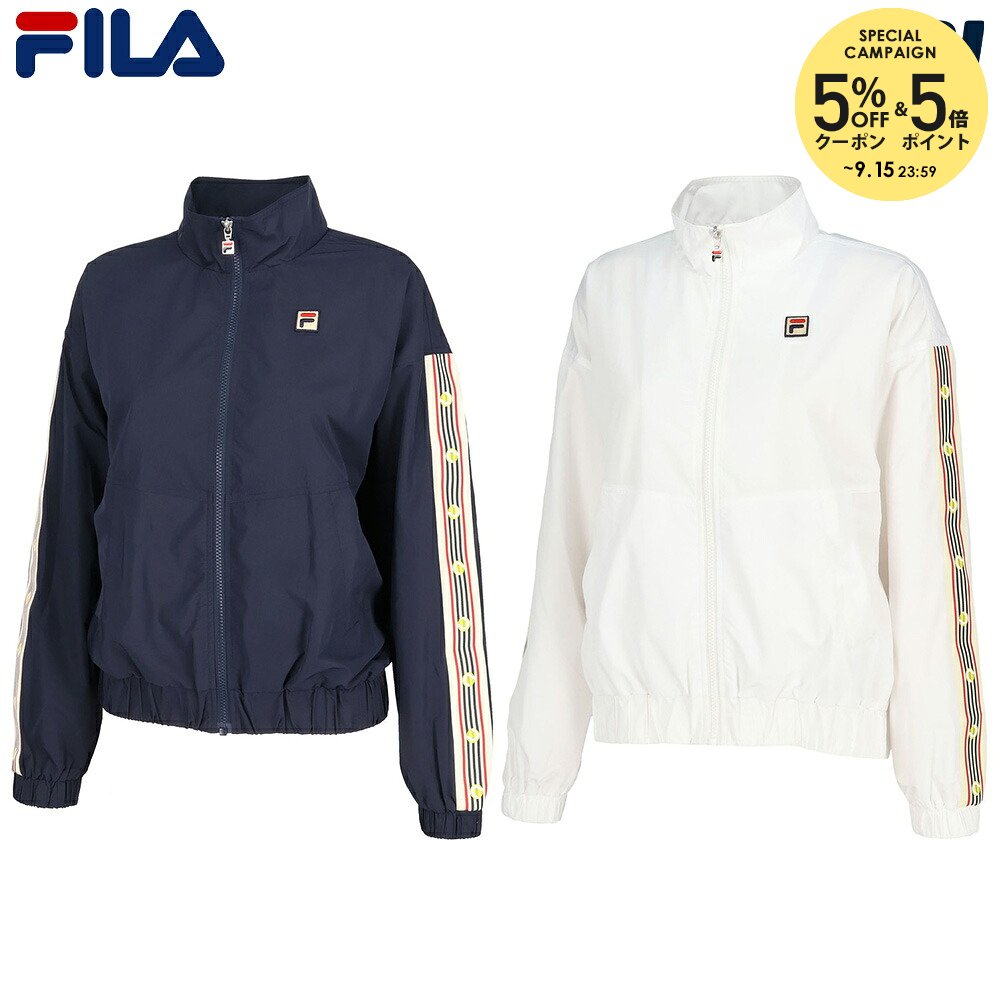 フィラネイビー(NV0) オフホワイト(OWT) メーカー希望小売価格はメーカーカタログに基づいて掲載しています。 上品でソフトな風合いの50デニールタフタ素材を採用。ワイドな身巾とコンパクトな丈感は、どんなボトムスもスタイルのあるコーディネートに仕上がります。袖に配したラインボールテープが目を引くトラックジャケット。パンチングダンボールに使用したタフタと同素材なので、無地や柄のセットアップ以外にもクロスコーデを楽しめます。メッシュ裏地付き。 商品説明 素材：ウーリータフタ(ポリエステル100%)機能：撥水原産国：中国 フィラ FILA テニス ウェア テニスウェア トラックジャケット 2026FW 2026新製品 　サイズ表はこちら