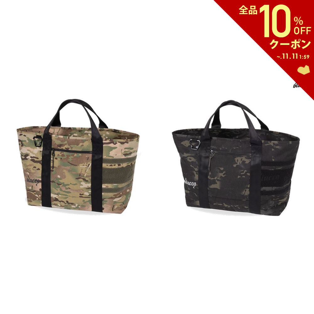 CAMOBLACK-CAMO メーカー希望小売価格はメーカーカタログに基づいて掲載しています。 利便性の高いATHLETE TOTE BAGをベースに、軽量・強度・耐水性に優れた高機能素材CORDURA X-PACRを採用したハイスペックモデルです。 カモフラージュ柄は、サンドベージュとブラックの2色展開となります。防水性を高める裏面ラミネート加工は独自の張りを持ち、型崩れを防ぎます。 背面に大型のクーラーポケットがついています。オプションで作成したエンブレムワッペンを本体ベルクロに装着できます。内装には消臭効果(※1)があるblueeq織りネームと衝撃吸収と伸縮性を兼ね備えたネオプレーン素材のポケットを装備しています。 スポーツシーンはもちろんアウトドアからタウンまで、ユーザーの数だけ用途が広がるトートバッグです。 *資材の裁断箇所により、写真とは見え方が異なりますのでご了承ください。 商品説明 素材：X-PAC　CORDURAサイズ：W48 × H39 × D22cm / 40L機能：クーラーポケット / 消臭ネーム blueeq ブルイク テニス バッグ・ケース テニスバッグ・ケース ATHLETE TOTE BAG アスリート トートバッグ 40 2022新製品