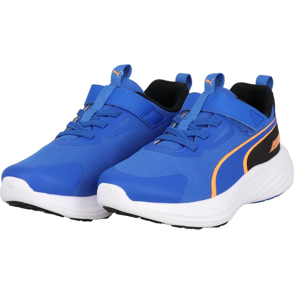 MountainBlue-Black(-) メーカー希望小売価格はメーカーカタログに基づいて掲載しています。 キッズスピードモンスターV5スニーカーが登場。サイドのプーマフォームストリップを囲むラインが引き立つデザインです。かかとのPUMA...
