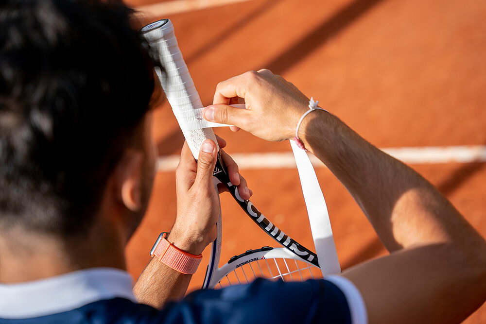 ��10��OFF�����ݥ��оݡۡ�¨���в١٥ƥ��˥ե����С� Tecnifibre �ƥ˥�����åץơ��� ���󥿥��ȥץ� 30���� CONTACT PRO WHT 30P TFAA027