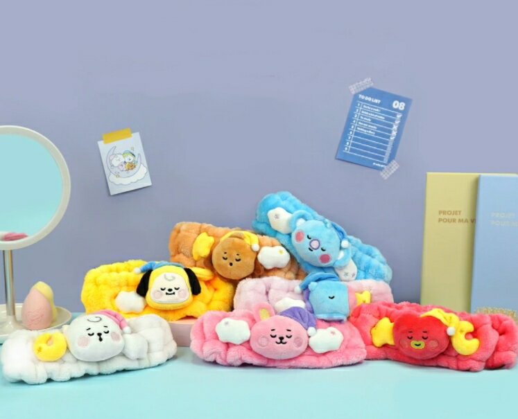 BT21 BABY DREAM ヘアバンド ターバン / メンバー7種選択別 HAIR BAND 大人気!! BT21 公式商品 数量限定入荷!!!! BT21 BABY DREAM ヘアバンド ターバン BT21 BABY DREAM ヘアバンド ターバン / メンバー7種選択別 HAIR BAND・ サイズ：215×80×80(mm)・素材：ポリエステル・製造国：中国ふわっふわの優しい生地で手触り最高。しっかりしたゴムバンドなので洗顔する時やメイク、日常で髪の毛が邪魔な時でも落ちないようにキープしてくれます!※輸入商品の為、商品(外装ビニール・箱・ケース・封入物等)に細かい傷、折れ擦れ痛み、凹み破れ、汚れなどが見られる場合がございますが、これらを理由にした商品の返品・交換はお受け致しかねますので予め御了承くださいませ。 3