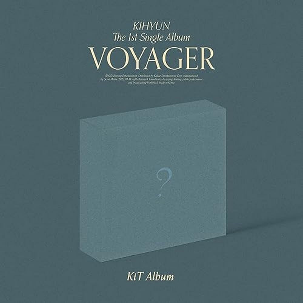 Voyager [incl. 96pg Photobook, Photocard, Photo Sticker + Bookmark] 商品発送は、ご注文後1週間くらいかかります。 2022 release. Includes 96pg photobook, photocard, photo sticker + bookmark. 5