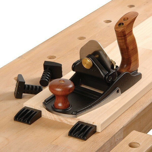 LOW PLASTIC BENCH DOGS (PBD1) ロープラスチックベンチドッグス