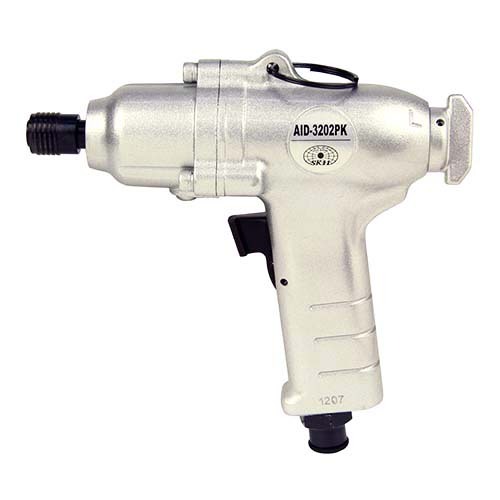 衝撃式で締め付けスピードが速く、作業性抜群です。【用途】ネジ類、ボルト・ナット等の締付・緩め作業。【機能】長いビスの締め付け作業等に最適です。　　　　ツインハンマーのため、安定した締め付けが出来ます。●全長180mm。●ビット取付:差込口サイズ6.35mm・取付方法ビットスリーブ式。●無負荷回転数:10000min-1。●空気消費量:70.8L/min。●空気取り入れ口:RC1/4(PT1/4めねじ)。●使用圧力:0.6MPa。●本体形状:ピストル型。●締付けトルク:40N・M。●セット内容:本体・1/4カプラ・レギュレーター・シールテープ・オイル・ビットセット10pcs・ケース。 ■注意事項 ・基本的に玄関または車上渡しとなります。 ・休日配送や時間指定はできません。 ※その他注意事項はコチラ