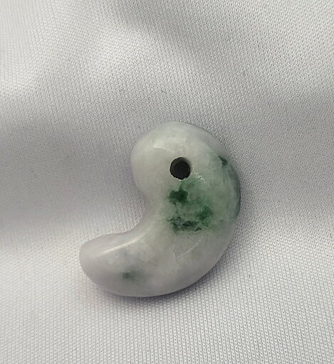 翡翠 (ひすい)勾玉 まがたま 25.5mm×12mm 天然石 パワーストーン ミャンマー産 〈20〉 翡翠 (ひすい)勾玉 まがたま 25.5mm×12mm 天然石 パワーストーン ミャンマー産 〈20〉