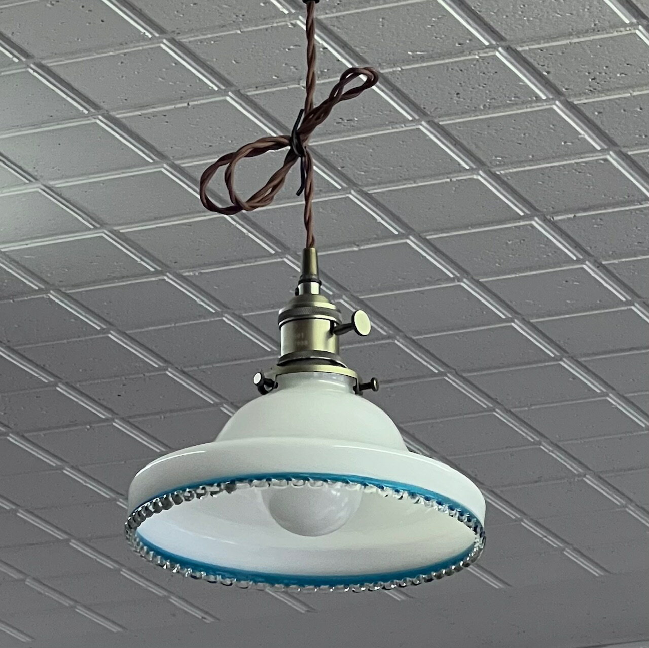 金具飾り 乳白ガラス電傘/銅飾り電笠▽アンティークランプ 金具飾り 乳白ガラス電傘/銅飾り電笠▽アンティークランプ