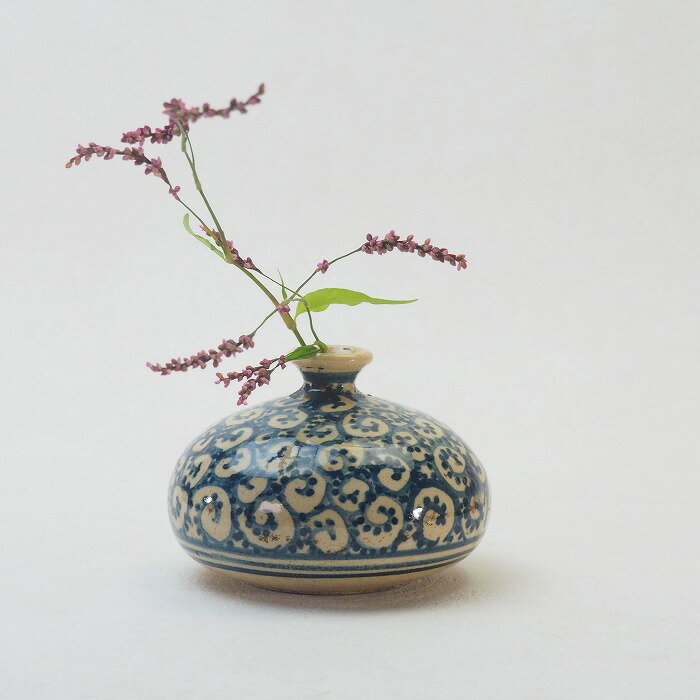 蛸唐草文様 油壷　0011時代 染付 手描き日本料理 食器 酒器 一輪挿し 花器骨董 アンティーク【中古】Oi..