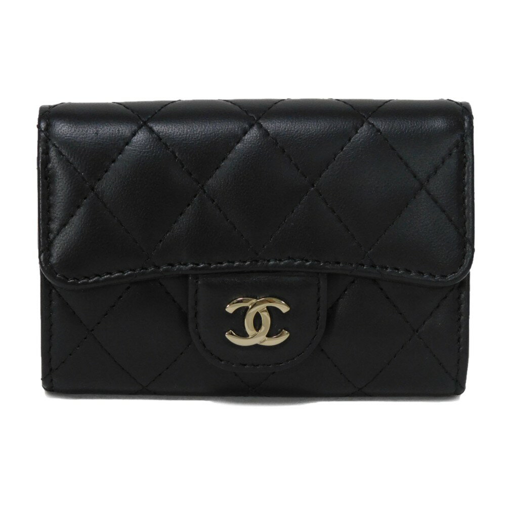 シャネル CHANEL キーケース クラシック キーホルダー ココマーク CCマーク ブラック スナップボタン 4連 マトラッセ ラムスキン A84028 レディース エレガント 高級 上品 大人 ブランド【中古】のサムネイル