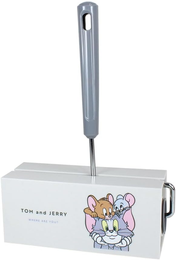 気になるゴミやホコリをキャッチ！ インテリアとしても使える、とっても可愛いクリーナー！コロコロお掃除が楽しくなります！ ■サイズ：約H280×W180×D70mm ■重　さ：約333g ■素　材：ABS樹脂・PP(ポリプロピレン) ■JANコード/品番：4548626283200 TJ-5545486KA お掃除,おそうじ,清掃,ホコリ取り,ゴミ取り,糸くず,髪の毛,毛髪,プリンセス,ヒロイン,女の子,男の子,男子,女子,園児,生徒,児童,人気,大人気,安い,便利,贈答品,お返し,通勤,通園,通学,ディズニー,プレゼント,ギフト,贈り物,誕生日,入学,新入生,新社会人,新生活,進学,小学生,中学生,高校生,大人,新学期,卒業,js,jc,jk,jd,短大,学校,クラス,保育園,幼稚園,クリスマス,お祝い,ご褒美,喜ぶ,嬉しい,楽しい,おしゃれ,オトク,お得