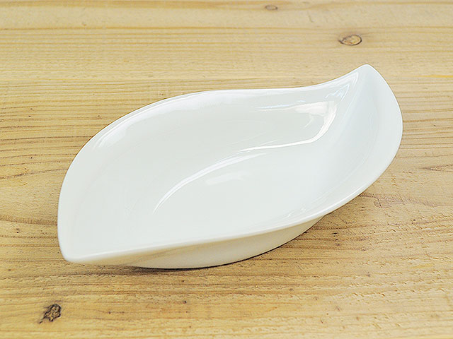 【訳あり】 リーフ ボウル 白 19.5cm デザートボウル カフェ食器 【アウトレット 在庫処分】