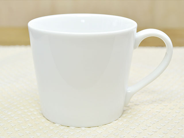 パシオン マグカップ 300cc 白い 白磁 コーヒーカップ ティーカップ カフェ 陶器(磁器製) 日本製