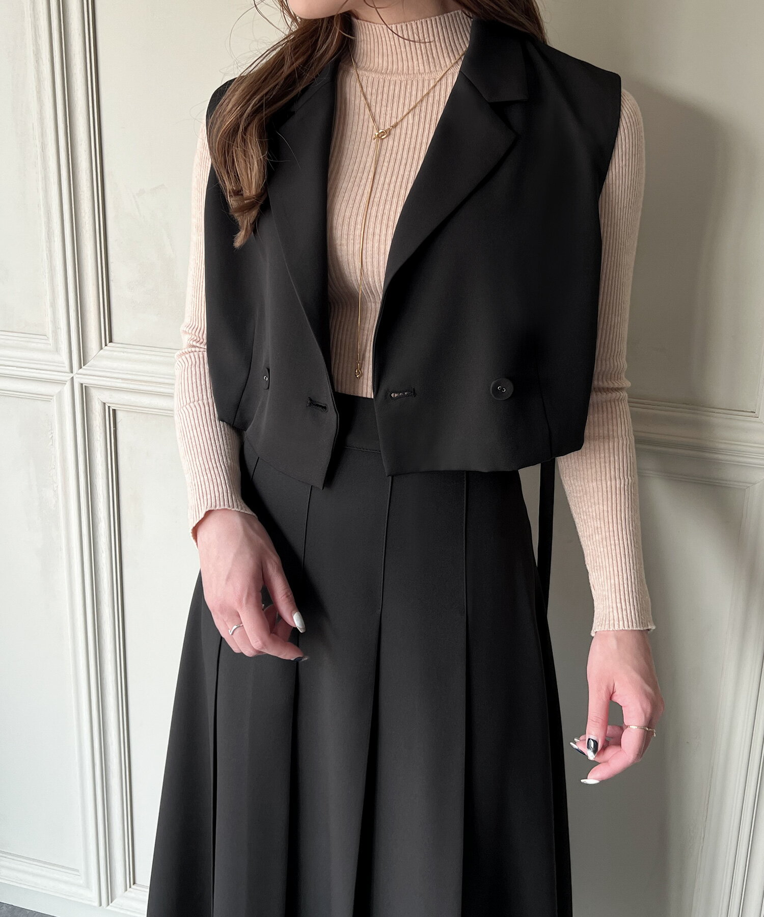 サイドベルトショートベスト+プリーツスカートセットアップ