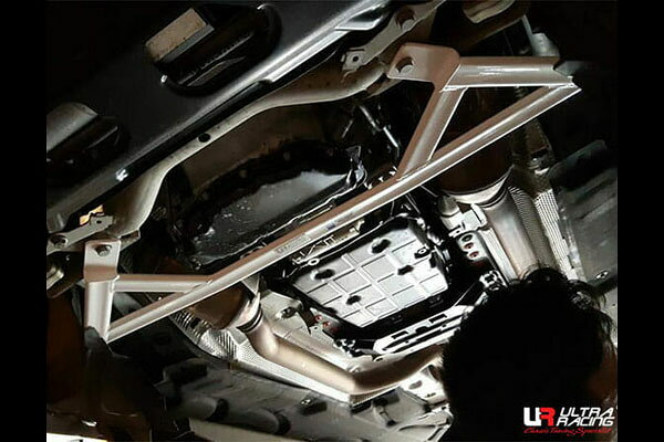 CLSクラス W218 218374 218375 ウルトラレーシング フロントメンバーブレース LA4-1836 ULTRA RACING CLS-Class【店頭受取対応商品】