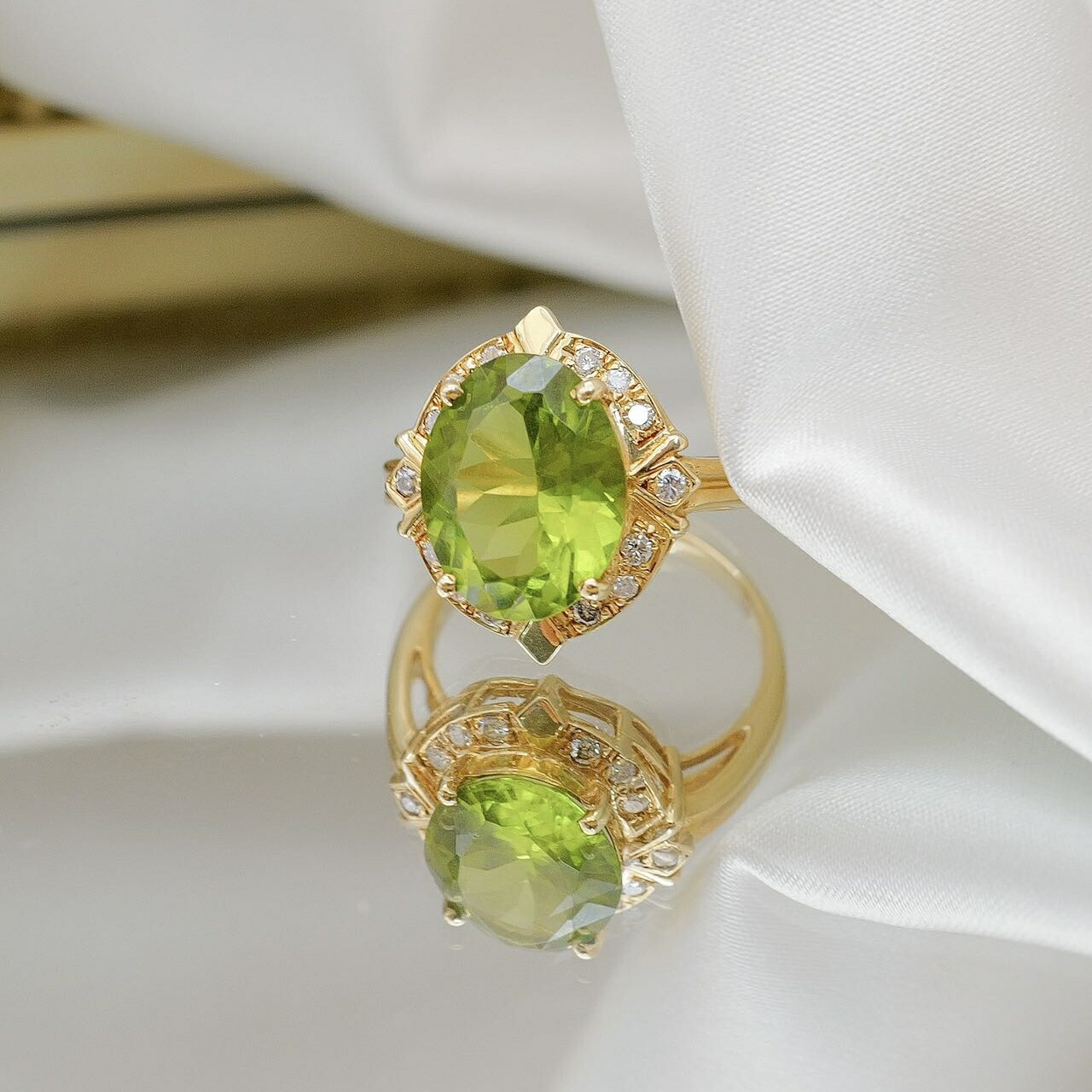 【中古】 鮮やかな緑色のベリル4....