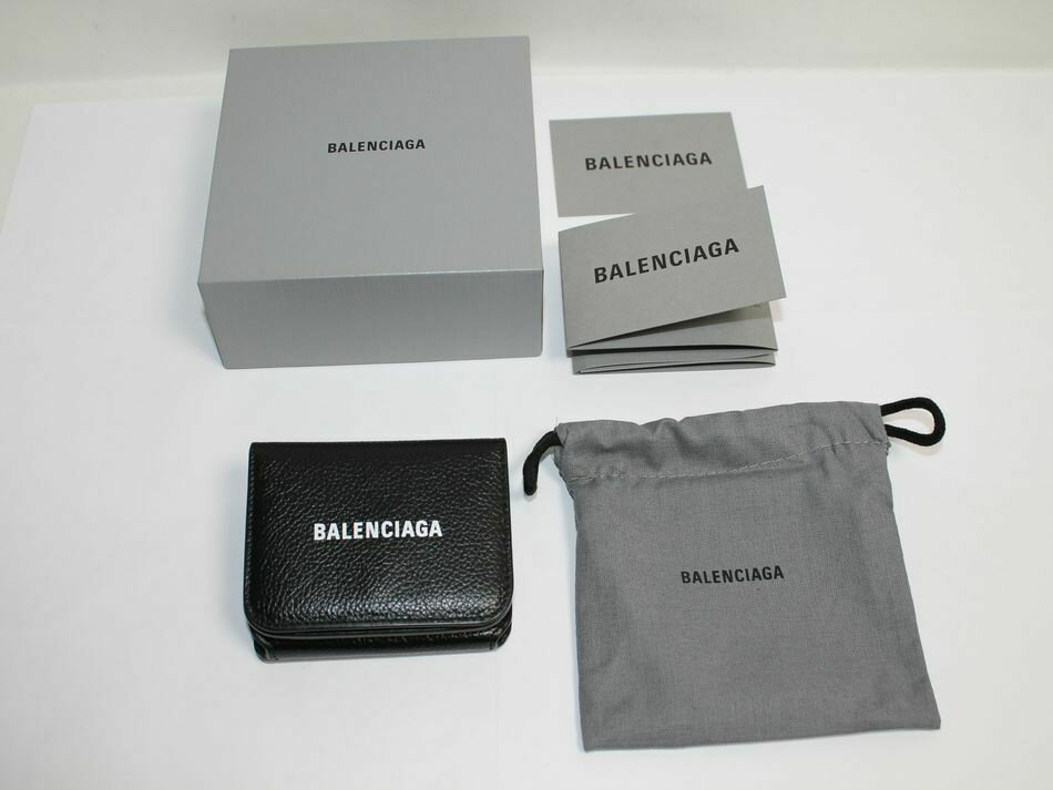 [中古] 送料無料 BALENCIAGA 三つ折り財布 593813 レザー 黒 ブラック コンパクト財布 キャッシュ ミニウォレット メンズ レディース 財布 バレンシアガ USED品