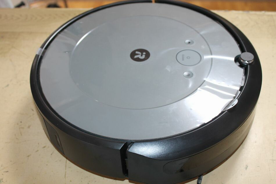 [中古] iRobot Roomba ロボット掃除機 i215860 アイロボット ルンバ お掃除ロボッ...