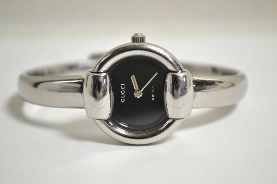 [中古] 動作品 GUCCI バングルウォッチ レディース 腕時計 1400L 2針 デイト SS 女性用 クォーツ ブラック文字盤 シルバー系 グッチ USED品