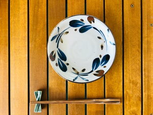 民彩 風花 16.5×3cm 皿 ※箸/箸置きは付きません陶器/贈り物/ギフト/かわいい/おしゃれな丸皿/沖縄風/南国風/民彩/Made in Japan美濃焼の素敵な茶碗ですやちむん風/食器/陶器/国産/皿/鉢/おでん/鍋