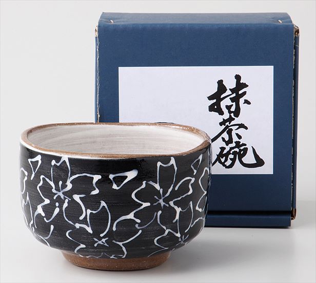 舞桜　桜　黒　　抹茶碗　抹茶椀　抹茶茶碗　※箱入り　11.8×7.7cm