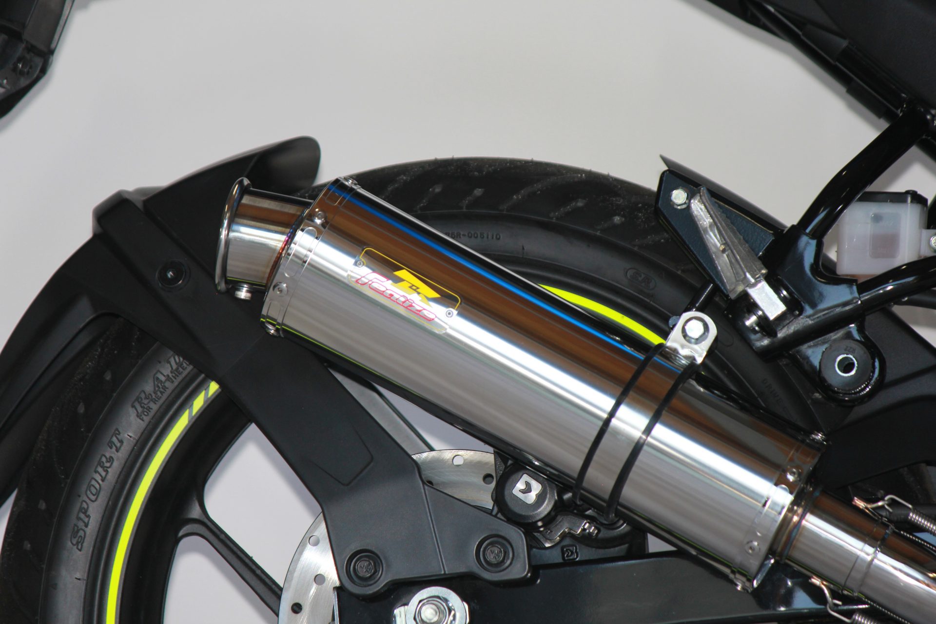 ☆リアライズ 357-009-00 ステンレスマフラー 22Racing SUS ジクサー150