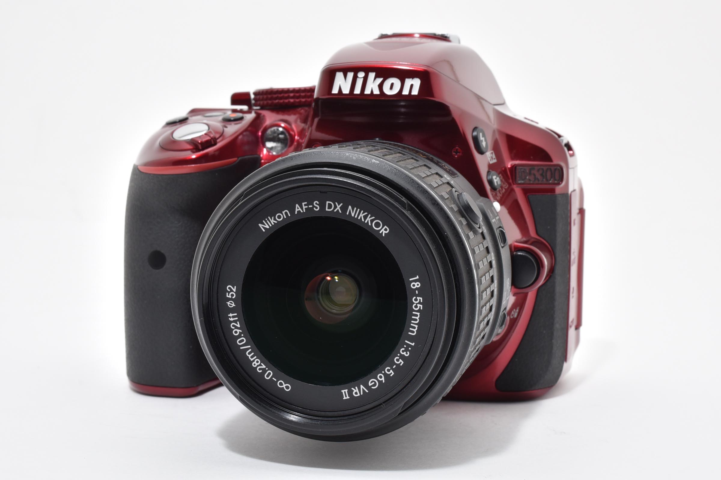 コンディション表　ほぼ新品→新品に近く、使用感もほとんどない。付属品が概ね揃っている　非常に良い→使用感少なく綺麗な極上品、美品レベル　良い→やや使用感があるが、実用的に問題がない良品レベル　可→使用は可能だが使用感が多く並品レベル。多少の難がある場合がある。ジャンク（難あり）→故障箇所があったり、カビ曇りが強いなどの難あり箇所がある。または動作未確認。返品・交換が行えません。 【中古品購入の注意点】綺麗な中古品でも、新品ではなく中古品です。個体ごとにシャッターの感覚やズーミングの感覚は少し異なります。多少の使用感やスレがあったり、画像に影響のない程度のチリ、ホコリ程度はある場合がございます。個人の感覚により、上記のコンディション表を目安に多少の誤差が生じる場合がございます。 【特筆事項】 【付属品】バッテリー、充電器、前後キャップ ※ボディのショット数は、トラブル防止のため一律でお伝えしておりません。 ※付属品に記載されている以外の物があった場合、オマケの扱いになります。 ※注文・決済審査完了の翌日から5営業日以内に出荷（＝土曜、祝日を除く平日のみ） 他サイトで販売済みの場合、キャンセルさせて頂く場合がございます。 【ご注意】 ご注文後に、在庫を再確認致します。ご注文を頂いた時点では「仮注文」となります。 当店から返信があり次第、「注文確定」になります。 他の経路で売れていた場合など、キャンセルとなる場合がございます。