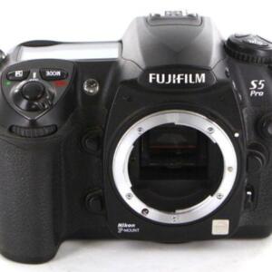 【中古】FUJIFILM フジフイルム Fine Pix S5Pro