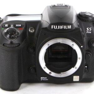 【中古】フジフィルム FUJIFILM Fine Pix S5Pro