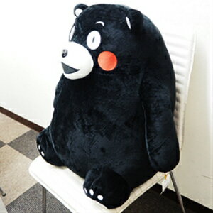 楽天市場 人気のくまモングッズ くまモンぬいぐるみ お座り 特大 サイズ H55cm W55cm D35cm ぬいぐるみ くまモン 肌触りが良く 本物そっくりなメタボな体つきに思わず触れたくなりそう 熊本得販の森 楽天市場店